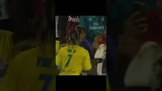 Vini Jr misses shot then signs autograph 😂 #vinicius #brazil