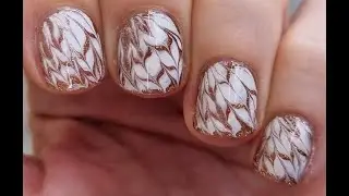 Sparkle Nail Idea | Gold Glitter Nails With White Drag Marble Nail Art