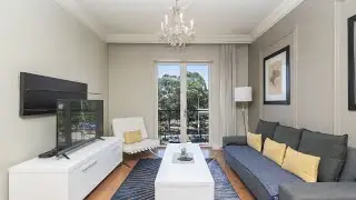 Luxurious 1-Bedroom Apartment at Cape Royale | Green Point Cape Town