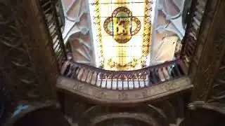 96. Книжный магазин Лелло (Livraria Lello) в Порту считается одним из самых красивых в мире