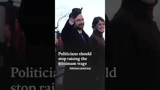 Politikerne b&oslash;r slutte &aring; heve minstel&oslash;nnen.