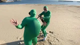 Balloon Pop!!スーパー巨大風船！逆全身タイツで海で割れるまでふくらませてみた！