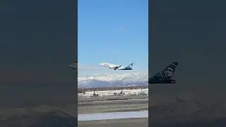 Horizon Air E175 Takeoff from Anchorage Alaska USA Planespotting