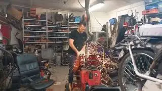 Svetsar fast avgassystem/visar vad jag har gjort.(Mopedmekarna)