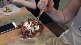 Satisfy your sweet tooth with Chris&rsquo;s Coffee & Custard