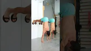 Как делать жим стоя на руках с помощью www.fitprogress.com/shop/fitglide #calisthenics #yoga #cal...
