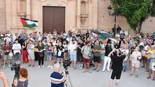 Cacerolada y lectura del manifiesto 