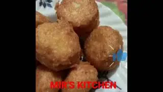 white Urad dal pakoda