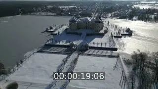 Winterluftbild Wasserschloss und Schlo&szlig;park in Moritzburg im Bundesland Sachsen, Deutschland