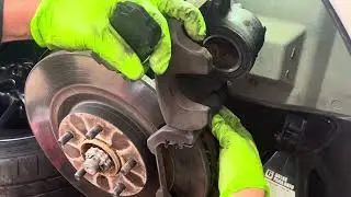 NISSAN MÁXIMA - 2016 - CAMBIO DE PASTILLAS DE FRENO.