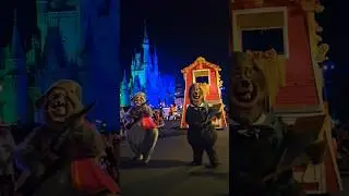 #countrybears #disney #halloween #parade #youtube #youtubeshorts #shortsfeed #shorts #short #viral
