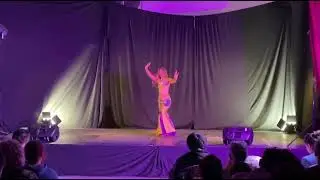 Solo de Derbake en el evento Sur Danza