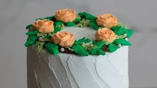 How To Decorate Leafy Wreath Buttercream Cake- Rosie's Dessert Spot