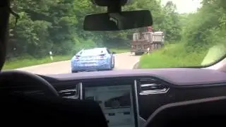 BMW i8 vs. Tesla Model S