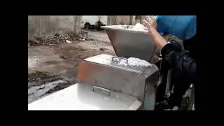 Working video of fresh coconut meat grinder & press