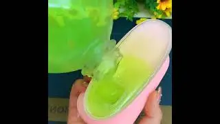 Гаджет супер щетка для чистки одежды #shorts