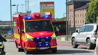 ST.SENTRUM (O11+O12) TRAFIKULYKKE oslo brann og redningsetat brannbil i utrykning fire truck respond