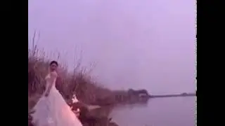 Bride let photographer set fire on her gown only to take a wedding photo