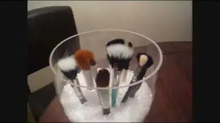 Fun way to organize/store/display your makeup brushes