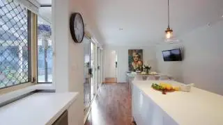 Como, 9 Binya Place