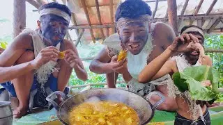 Rimba Man Masak Sup Kepala Ayam! Pake Cara Primitif Bikin Ngiler!