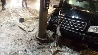 A car crash, driver nowhere to be found