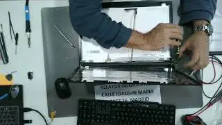 🔧 Wie tauscht man das LCD-Cover beim MSI GE72 6QD Apache Pro aus? 🔧