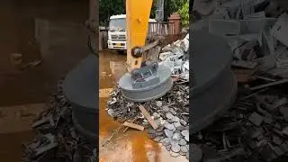 Magnetic Crane in Action: Lifting Scrap Metal with Ease#magneticcrane #scrapmetal
