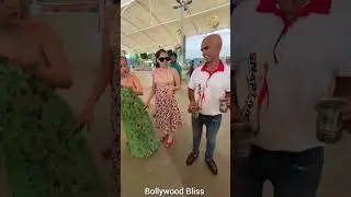 Urfi Javed Fight Scene with Random Guy When He Trolled her cloth at Airport in Front of Media