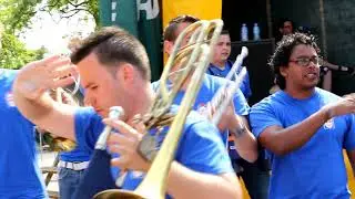 Dweilorkesten door de Tijd Part 2  Met nu Dweilorkest de Feintsjes