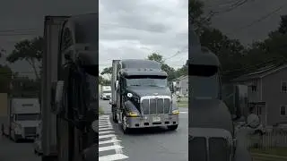 Peterbilt 387 rolls through Piscataway with nice driver & Grover 1748&rsquo;s