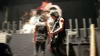 Escape the Fate's TJ Bell vs. the yelling goat