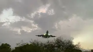 Air Force One Arrives into Delhi for G20 Summit. 4K