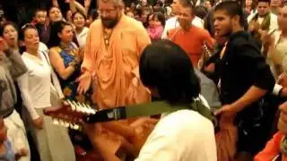 Kirtan en Varsana, Srila Paramadvaiti Swami
