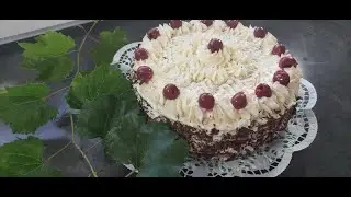 Schwarzwälder Kirschtorte eine der beliebtesten Torten. Dies ist wohl eine Sünde wert. # 123