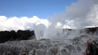 Pohutu Geyser, Rotorua