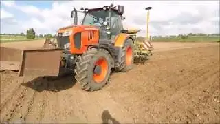 KUBOTA, PERREIN; semis ma&iuml;s