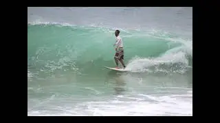 Surfers doing their thing 🏄&zwj;♂️🌊