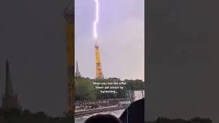 A lightning struck the Eiffel Tower 👀