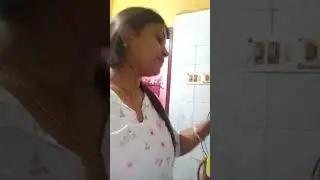 Alu k paratha bn rah h..kis kis ko psnd h