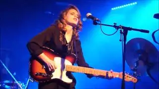 Anna Calvi @ The Glasgow Arches: Cry