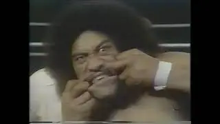 Рекламные ролики Wild Samoans & Captain Lou Albano / Bob Backlund Spectrum — вышли в эфир 2 февра...
