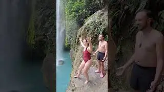 happy water jump 😀 #goodvibes #travel #waterfall #nature #swimming #waterjump
