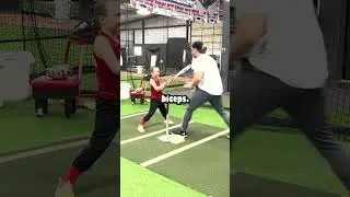 Teaching Girl to Play Baseball #baseball #mlb #softball #swing #coaching #shorts