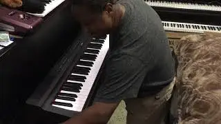 Kris Nicholson Unboxing His New Yamaha P-125b Digital Piano