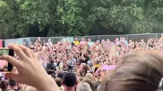 Wincent Weiss - „Bleiben Wir“ live am 27.08.2025 im Waldfreibad Geldern mit Crowdsurfing