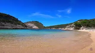 Une des plus plus belle plage sauvage de Corse : la plage de l&rsquo;anse de Fazzi&ograve; &agrave; Bonifacio