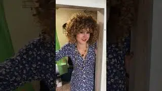 нарисованные плакаты и столы буквой П - свадьбы, на которых я была в детстве 😁