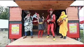 Le Petit Fousset - Courir sauter grimper glisser - Officiel