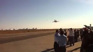 Endeavour Salutes Mojave Spaceport (HD)